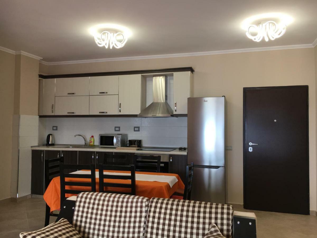 Sunny Beach Apartment Vlora Bagian luar foto