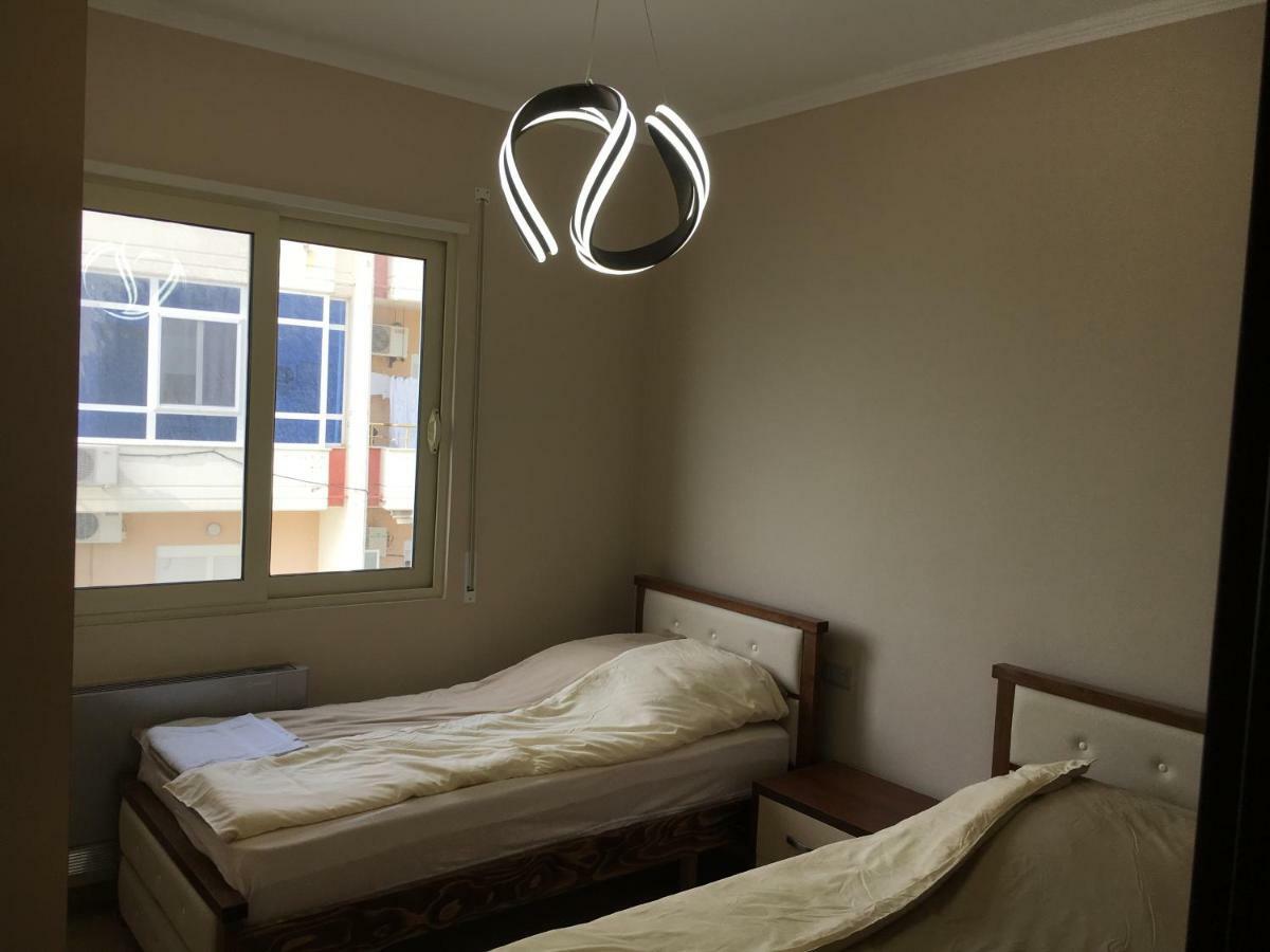 Sunny Beach Apartment Vlora Bagian luar foto