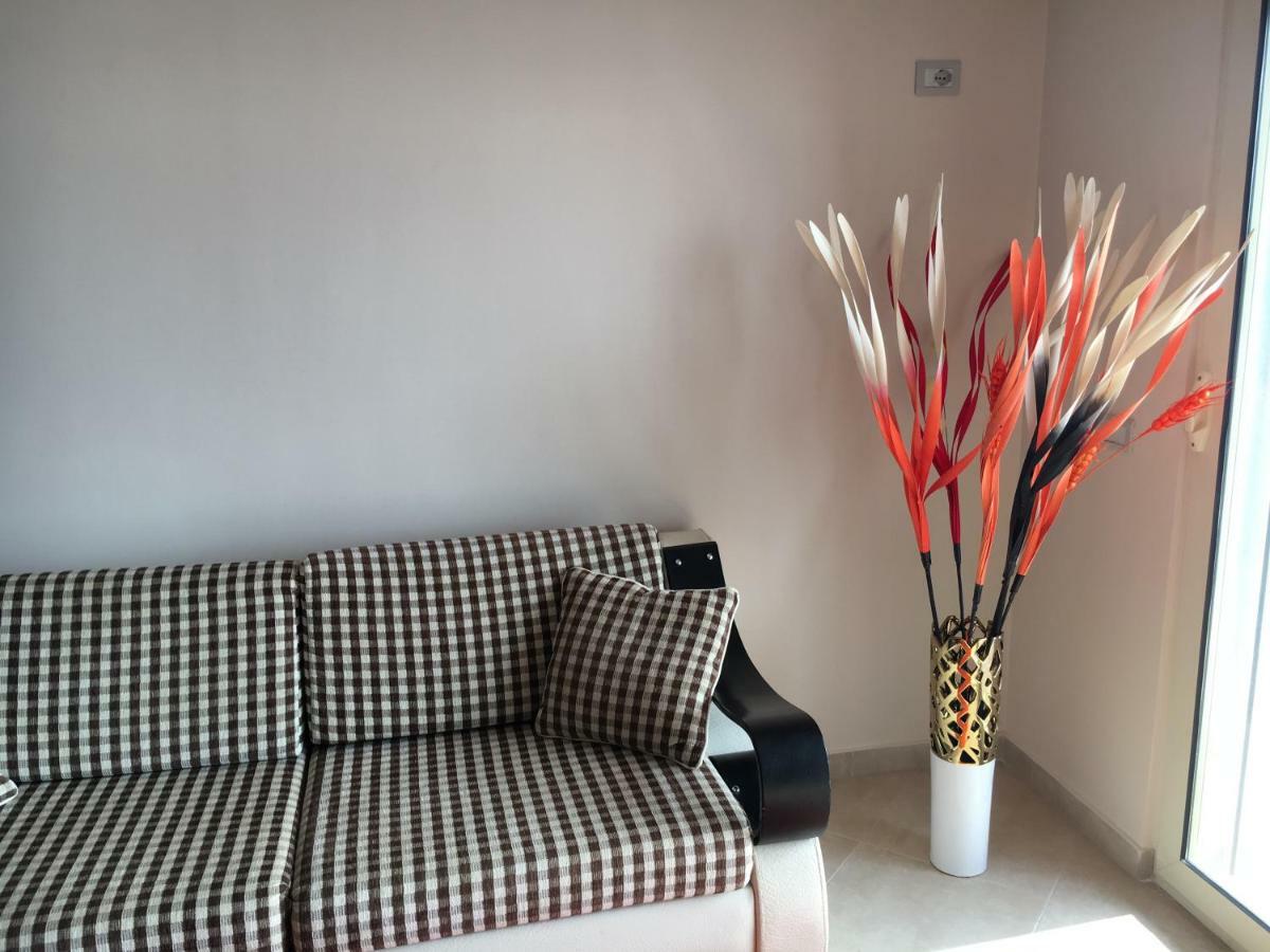 Sunny Beach Apartment Vlora Bagian luar foto