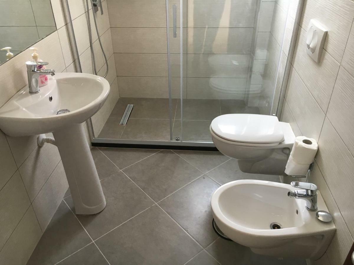 Sunny Beach Apartment Vlora Bagian luar foto