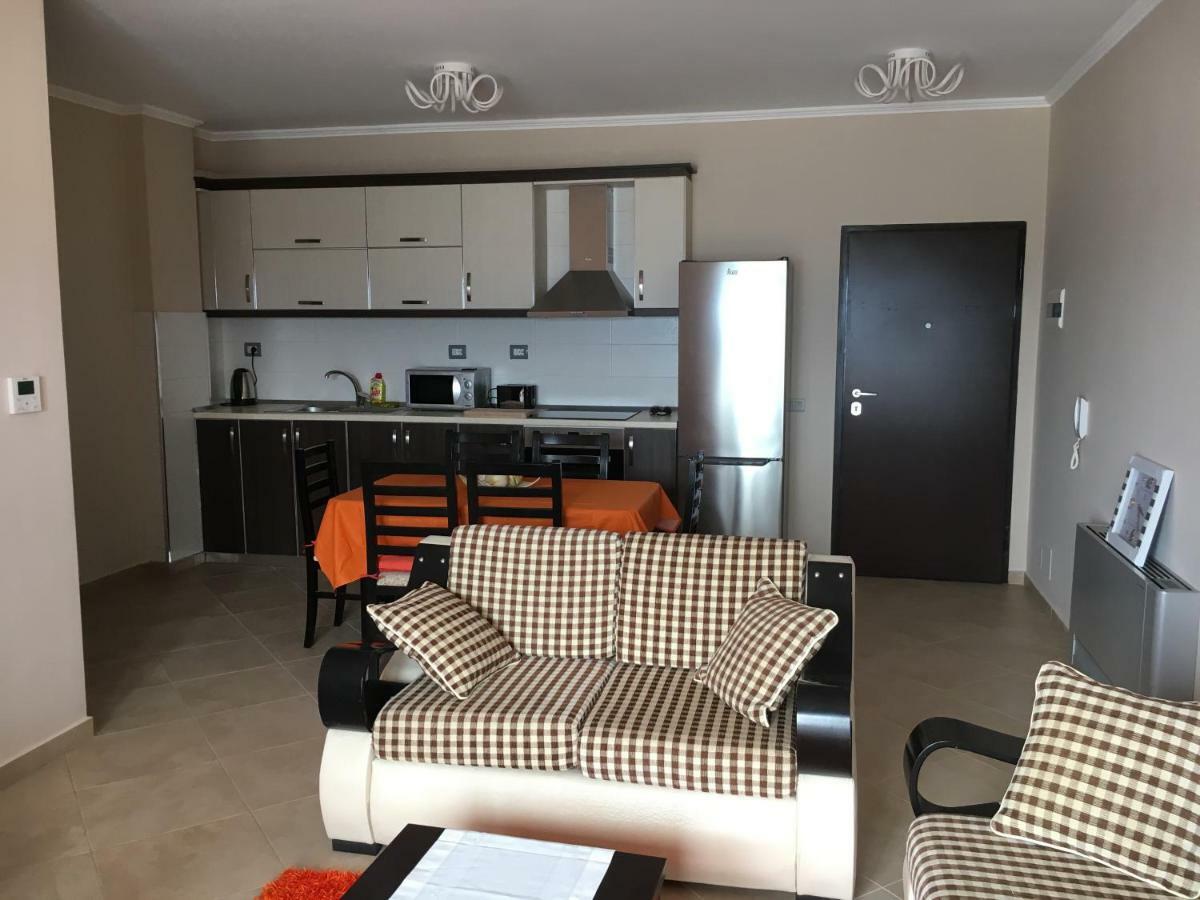 Sunny Beach Apartment Vlora Bagian luar foto