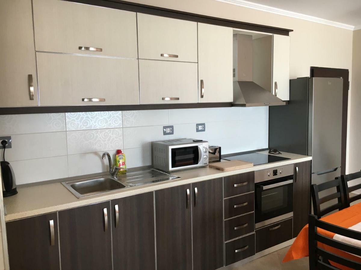 Sunny Beach Apartment Vlora Bagian luar foto