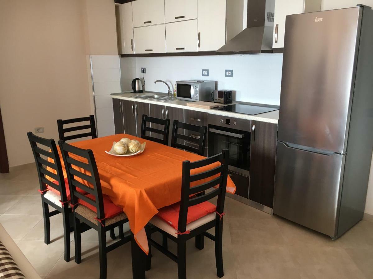 Sunny Beach Apartment Vlora Bagian luar foto