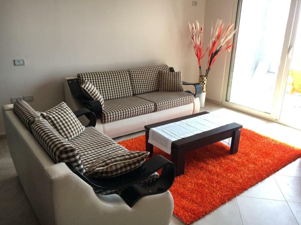 Sunny Beach Apartment Vlora Bagian luar foto